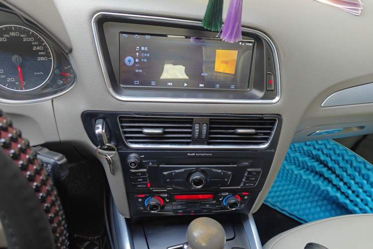 Used Audi Q5 2011 2.0TFSI Comfort Version Audio And AC Panel