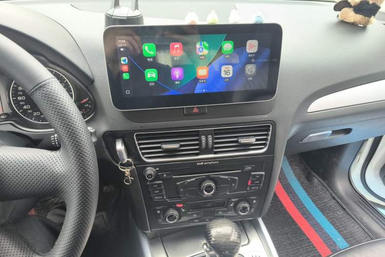 Used Audi Q5 2011 2.0TFSI Technology Model Audio And AC Panel
