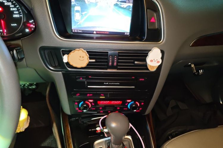 Used Audi Q5 2011 2.0TFSI Comfort Version Audio And AC Panel