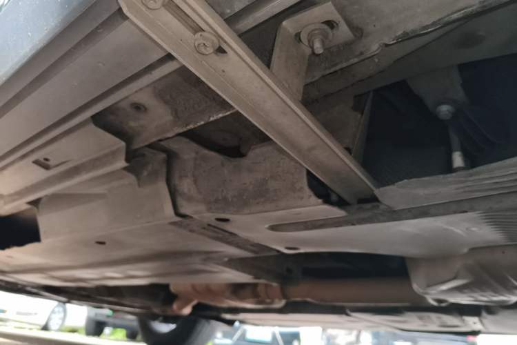 Used Audi Q5 2011 2.0TFSI Technology Model Chassis Rear Left