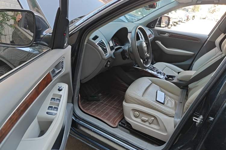 Used Audi Q5 2011 2.0TFSI Comfort Version Driver Seat