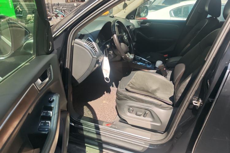 Used Audi Q5 2011 2.0TFSI Luxury Edition Driver Seat