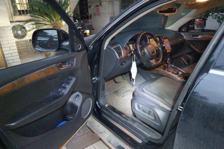 Used Audi Q5 2011 2.0TFSI Luxury Edition Driver Seat