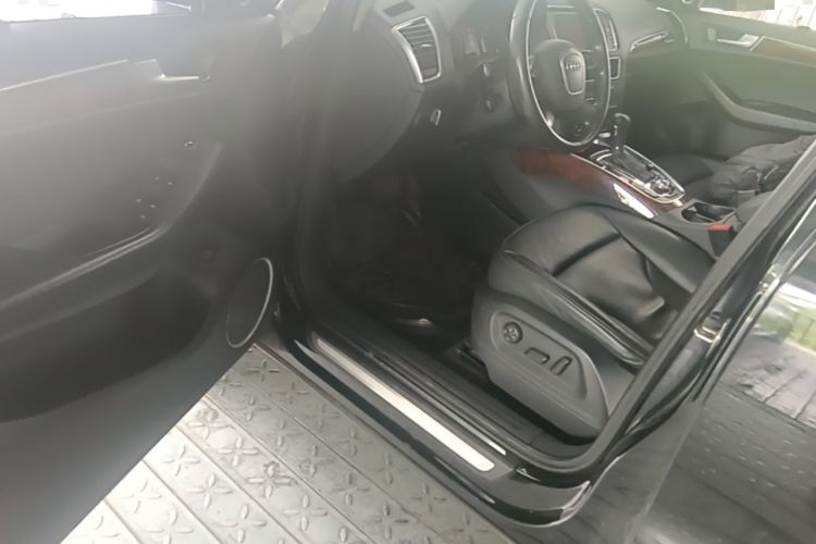 Used Audi Q5 2011 2.0TFSI Comfort Version Driver Seat