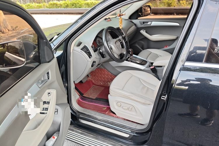 Used Audi Q5 2011 2.0TFSI Technology Model Driver Seat