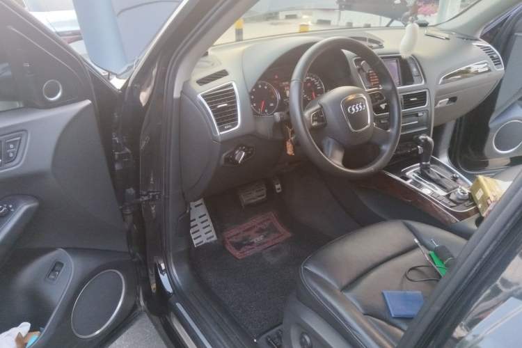 Used Audi Q5 2011 2.0TFSI Dynamic Edition Driver Seat