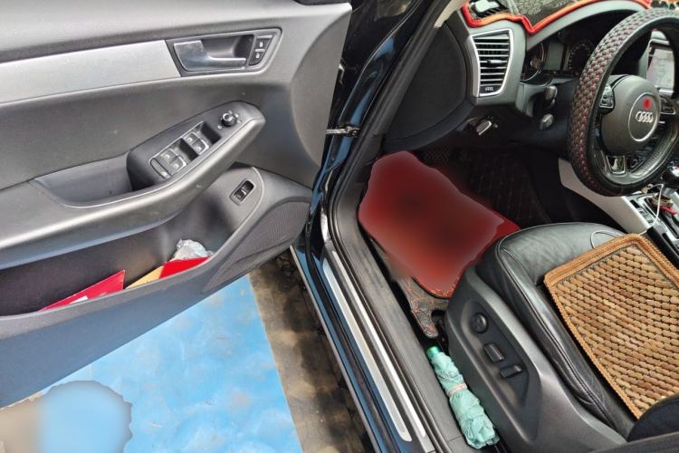 Used Audi Q5 2011 2.0TFSI Technology Model Driver Seat