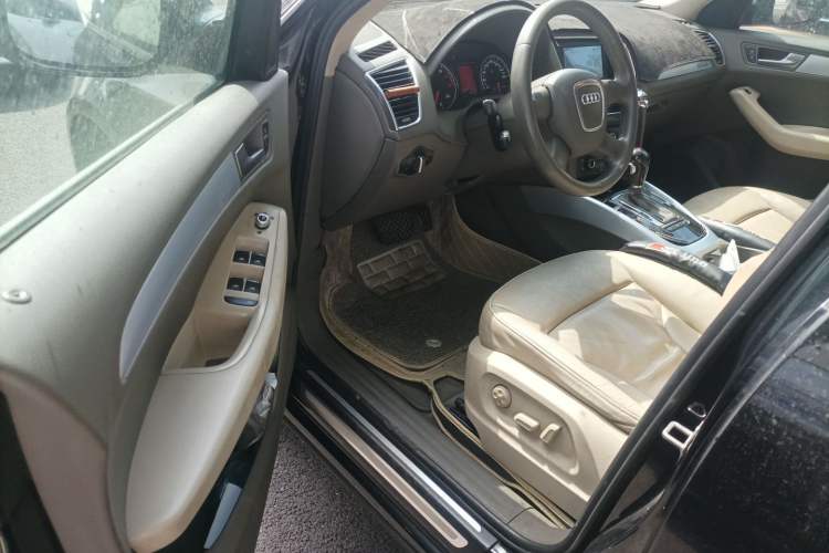 Used Audi Q5 2011 2.0TFSI Technology Model Driver Seat