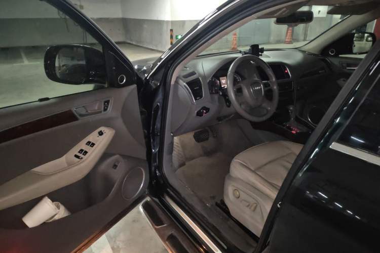 Used Audi Q5 2011 2.0TFSI Comfort Version Driver Seat