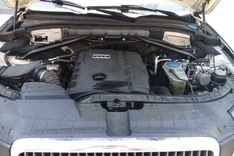 Used Audi Q5 2011 2.0TFSI Comfort Version Engine Bay