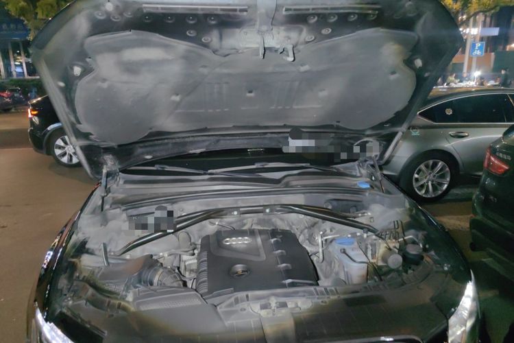 Used Audi Q5 2011 2.0TFSI Technology Model Engine Bay