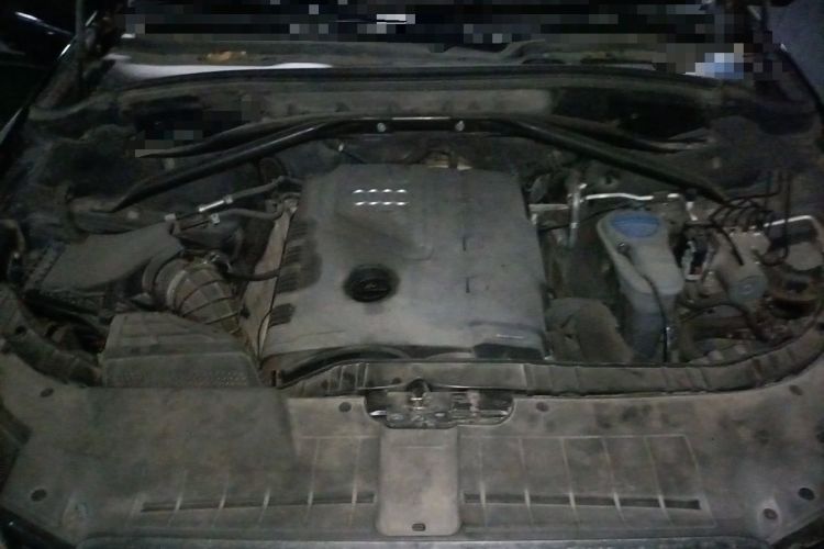 Used Audi Q5 2011 2.0TFSI Technology Model Engine Bay
