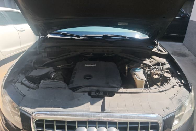Used Audi Q5 2011 2.0TFSI Luxury Edition Engine Bay