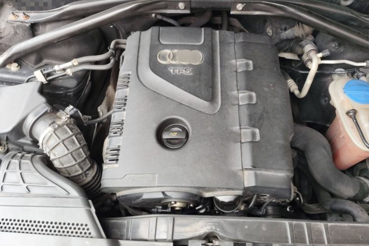 Used Audi Q5 2011 2.0TFSI Comfort Version Engine Bay