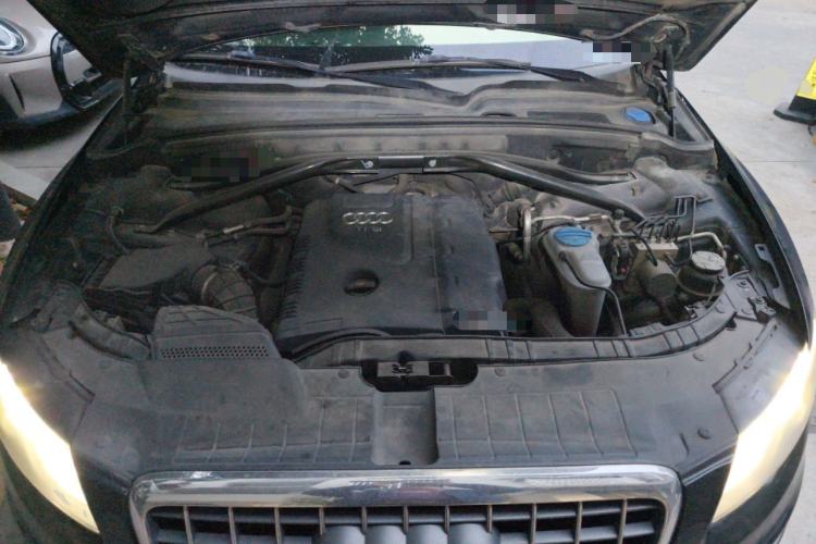 Used Audi Q5 2011 2.0TFSI Luxury Edition Engine Bay