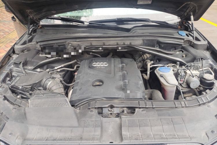 Used Audi Q5 2011 2.0TFSI Comfort Version Engine Bay