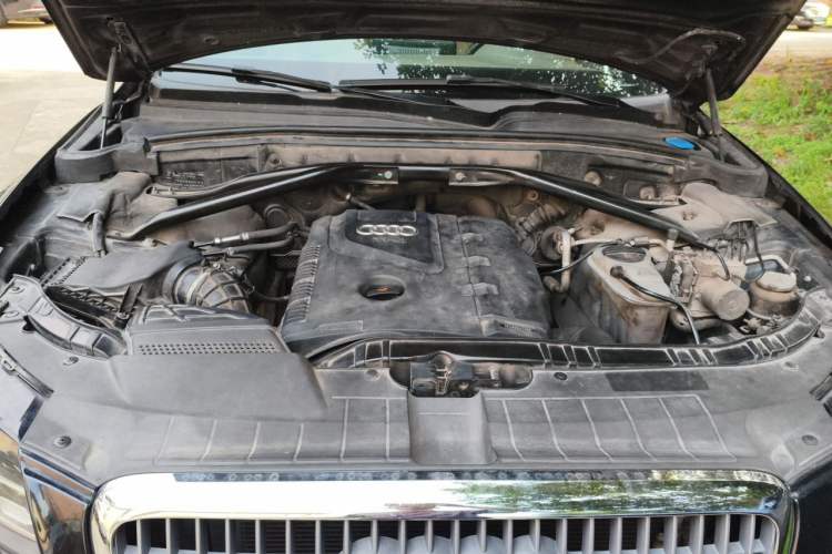 Used Audi Q5 2011 2.0TFSI Technology Model Engine Bay
