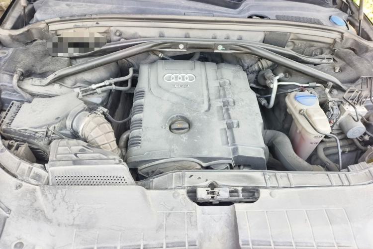 Used Audi Q5 2011 2.0TFSI Comfort Version Engine Bay