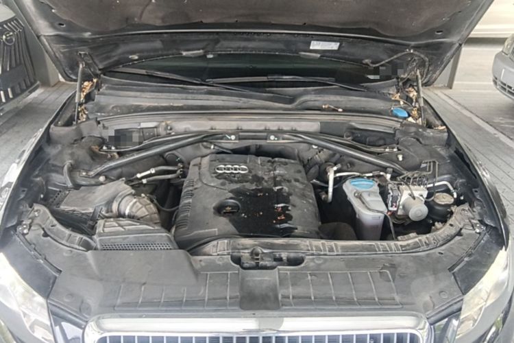 Used Audi Q5 2011 2.0TFSI Comfort Version Engine Bay