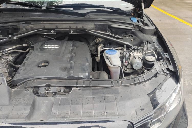 Used Audi Q5 2011 2.0TFSI Comfort Version Engine Bay Left