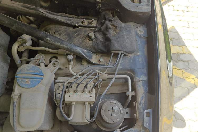 Used Audi Q5 2011 2.0TFSI Comfort Version Engine Bay Left