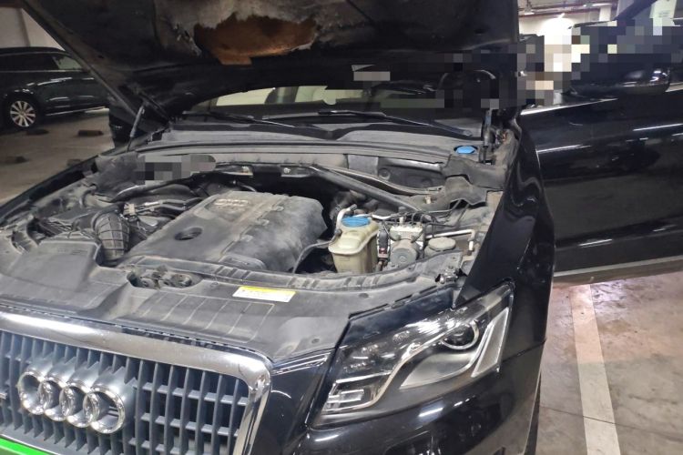 Used Audi Q5 2011 2.0TFSI Comfort Version Engine Bay Left