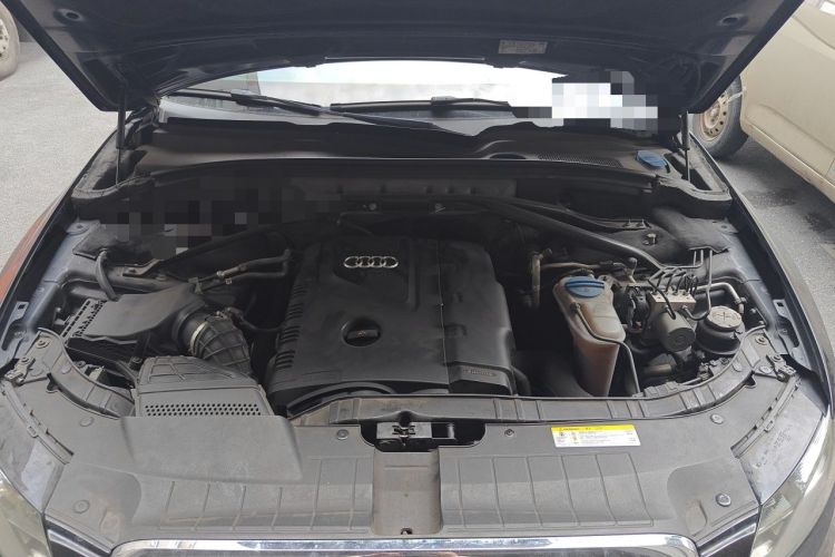 Used Audi Q5 2011 2.0TFSI Comfort Version Engine Bay