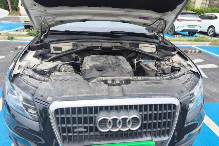 Used Audi Q5 2011 2.0TFSI Technology Model Engine Bay