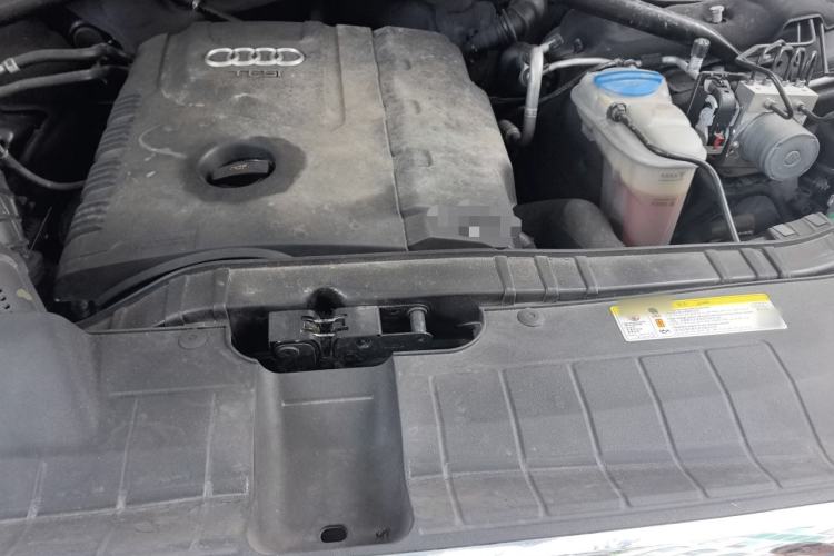 Used Audi Q5 2011 2.0TFSI Comfort Version Engine Bay