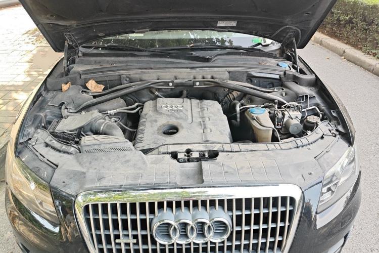 Used Audi Q5 2011 2.0TFSI Technology Model Engine Bay