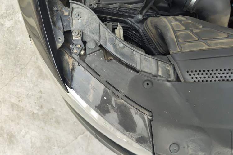Used Audi Q5 2011 2.0TFSI Technology Model Engine Bay Right