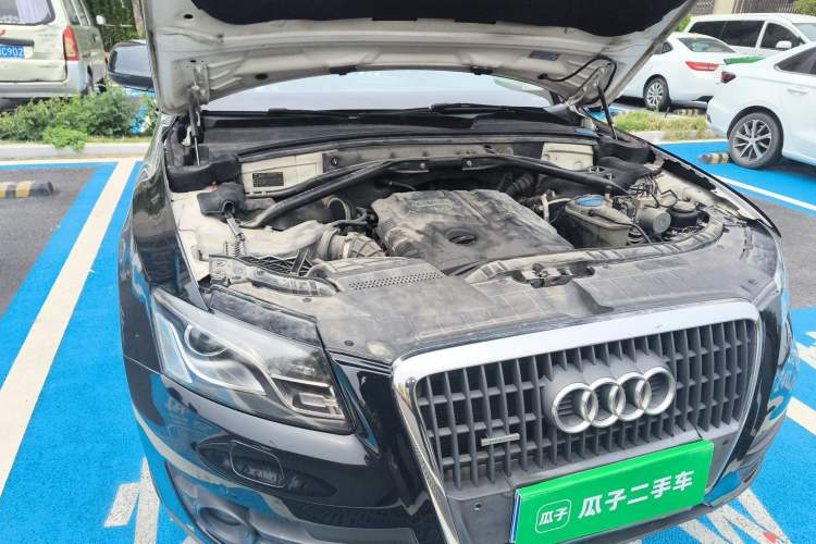 Used Audi Q5 2011 2.0TFSI Technology Model Engine Bay Right