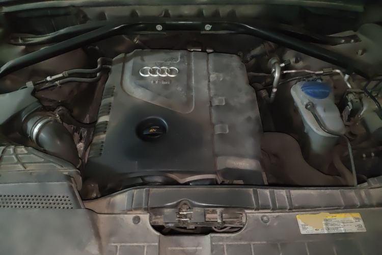 Used Audi Q5 2011 2.0TFSI Comfort Version Engine Bay