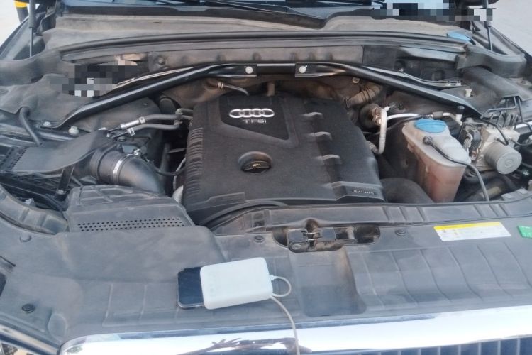 Used Audi Q5 2011 2.0TFSI Dynamic Edition Engine Bay