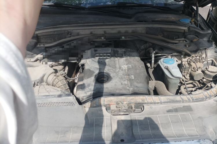 Used Audi Q5 2011 2.0TFSI Technology Model Engine Bay