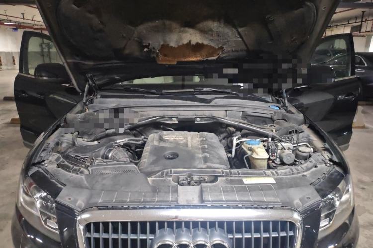 Used Audi Q5 2011 2.0TFSI Comfort Version Engine Bay