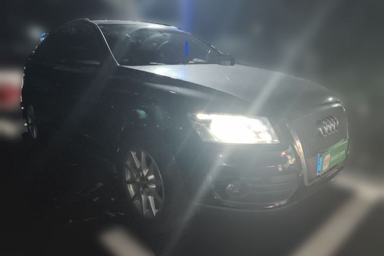 Used Audi Q5 2011 2.0TFSI Technology Model Front Right 45 Deg