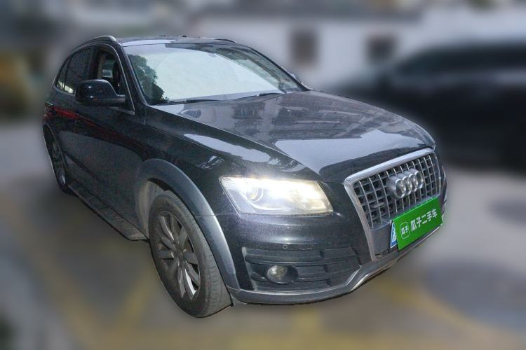 Used Audi Q5 2011 2.0TFSI Luxury Edition Front Right 45 Deg