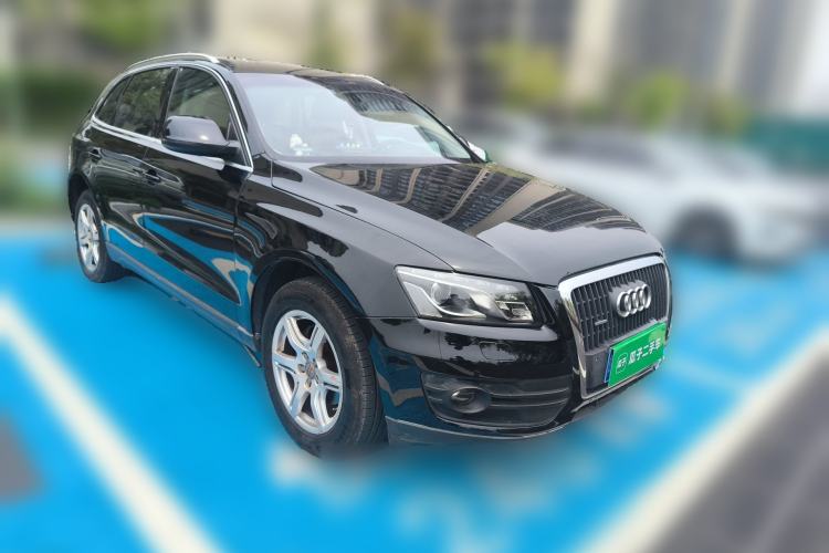 Used Audi Q5 2011 2.0TFSI Technology Model Front Right 45 Deg