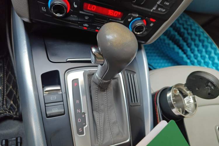 Used Audi Q5 2011 2.0TFSI Comfort Version Gear Lever