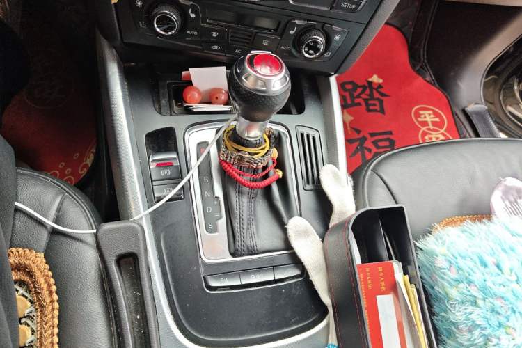 Used Audi Q5 2011 2.0TFSI Technology Model Gear Lever