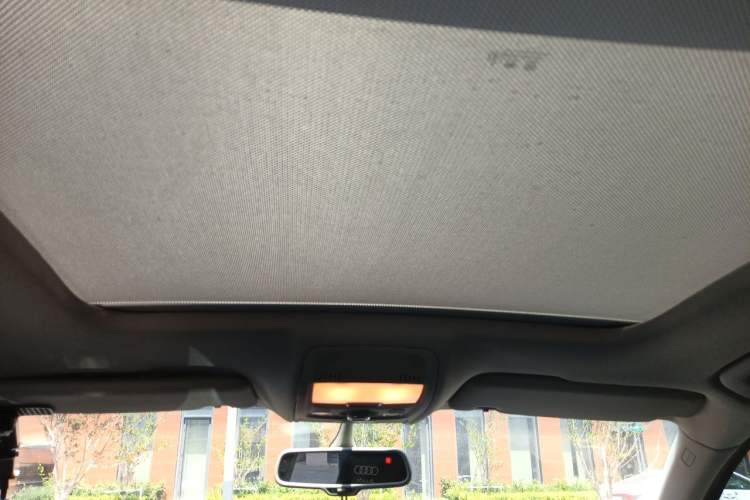 Used Audi Q5 2011 2.0TFSI Comfort Version Headliner