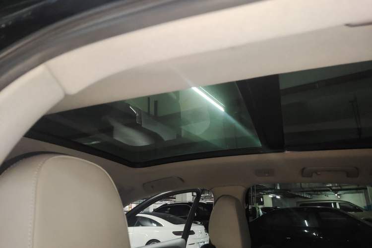 Used Audi Q5 2011 2.0TFSI Technology Model Headliner