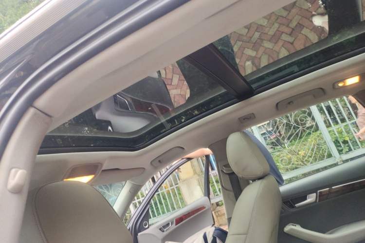 Used Audi Q5 2011 2.0TFSI Comfort Version Headliner