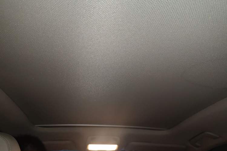 Used Audi Q5 2011 2.0TFSI Comfort Version Headliner