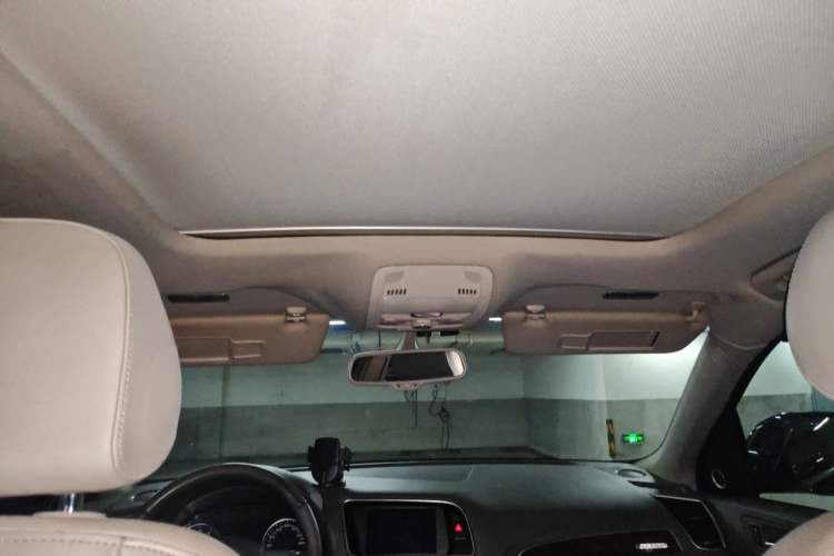 Used Audi Q5 2011 2.0TFSI Comfort Version Headliner