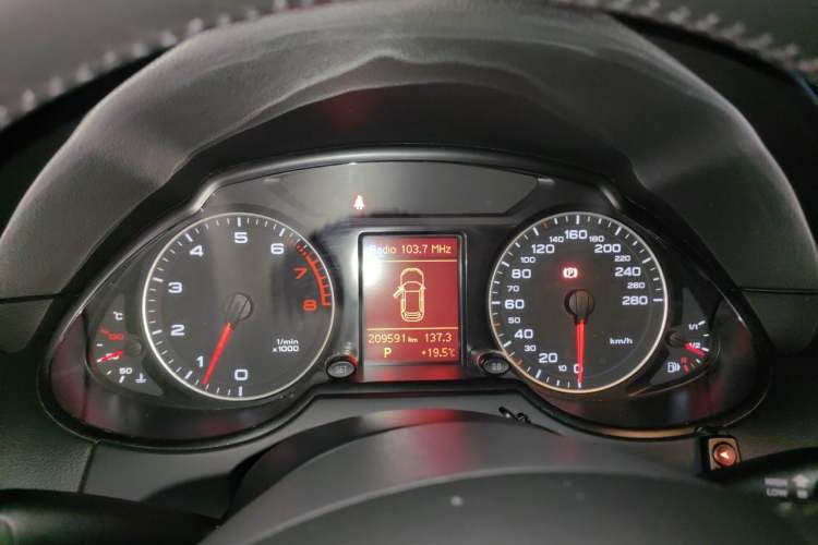 Used Audi Q5 2011 2.0TFSI Technology Model Instrument Cluster