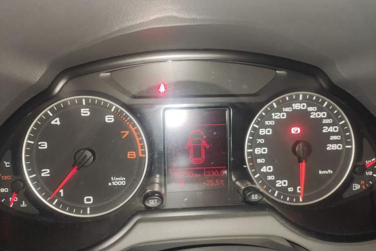 Used Audi Q5 2011 2.0TFSI Technology Model Instrument Cluster