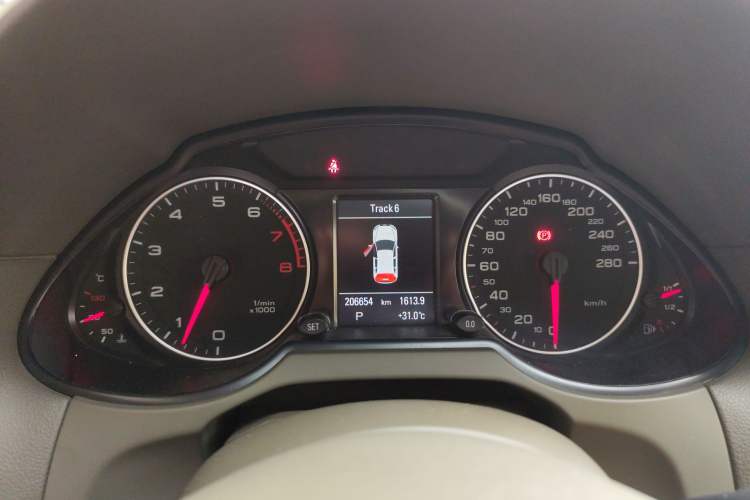 Used Audi Q5 2011 2.0TFSI Comfort Version Instrument Cluster