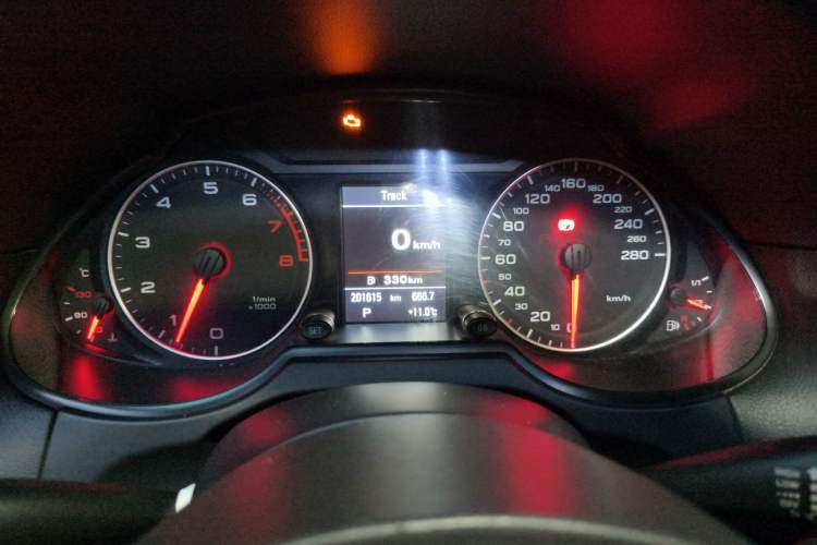 Used Audi Q5 2011 2.0TFSI Luxury Edition Instrument Cluster